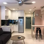 Bmchomes Mercu Summer Suite